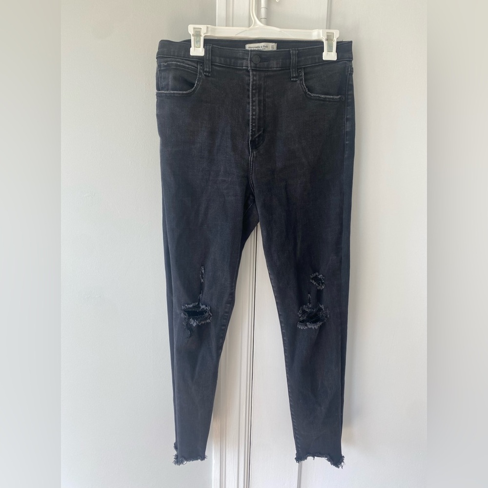 Abercrombie and Fitch Black Distressed Skinny Black Jeans 31